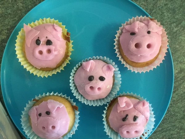 pig cake