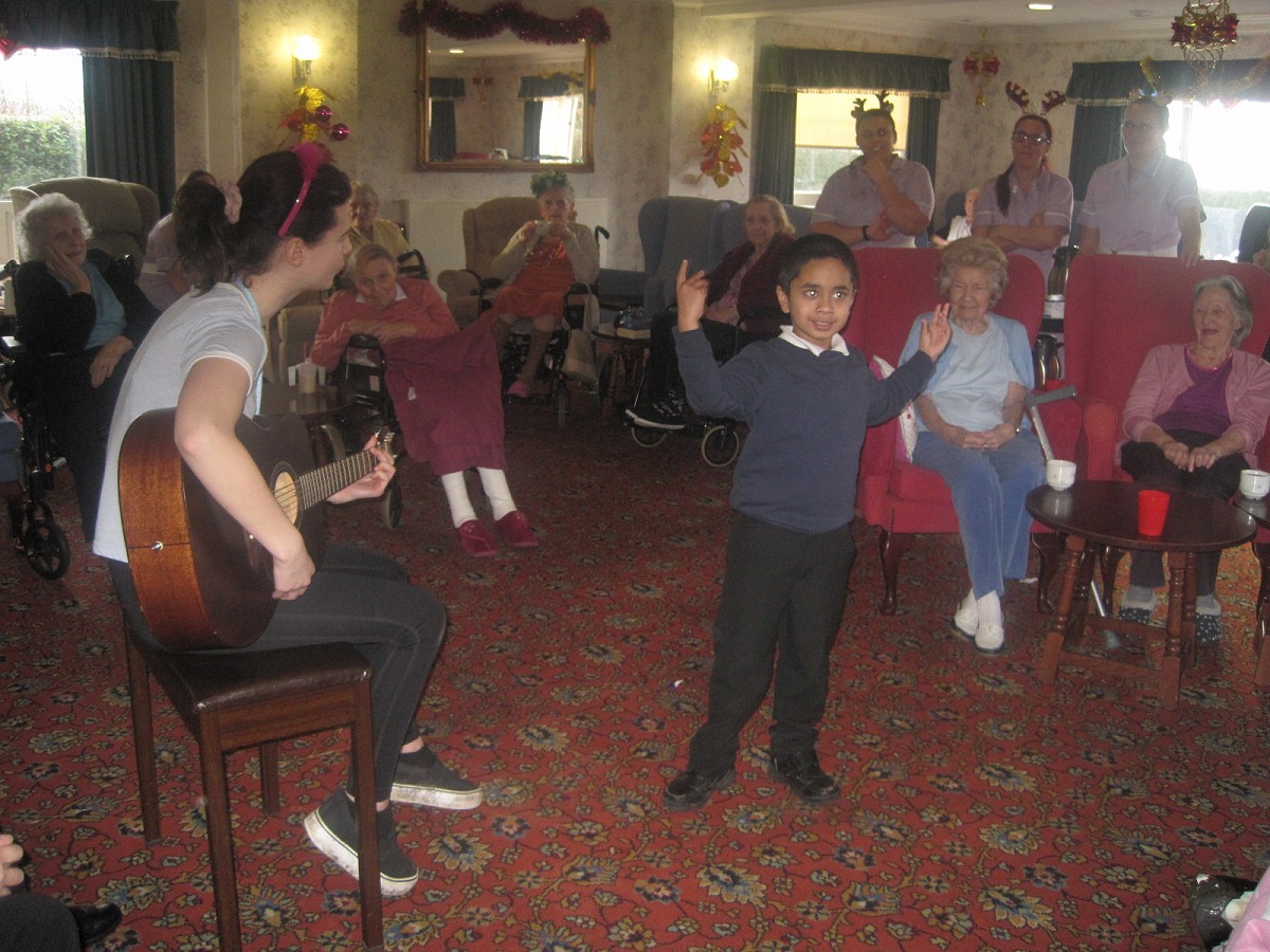 Carols at Queens Lodge 2019